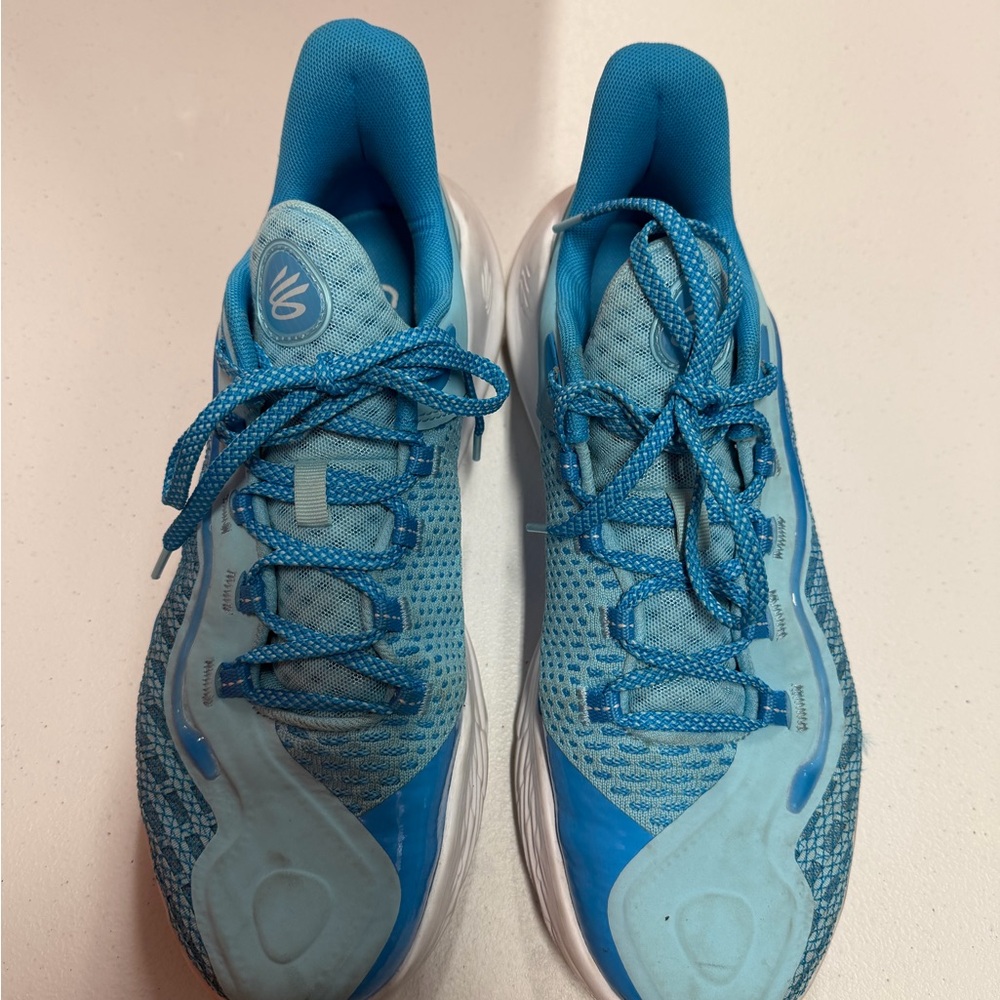 Under Armour Curry 11 B41
Mouthguard size 11.5